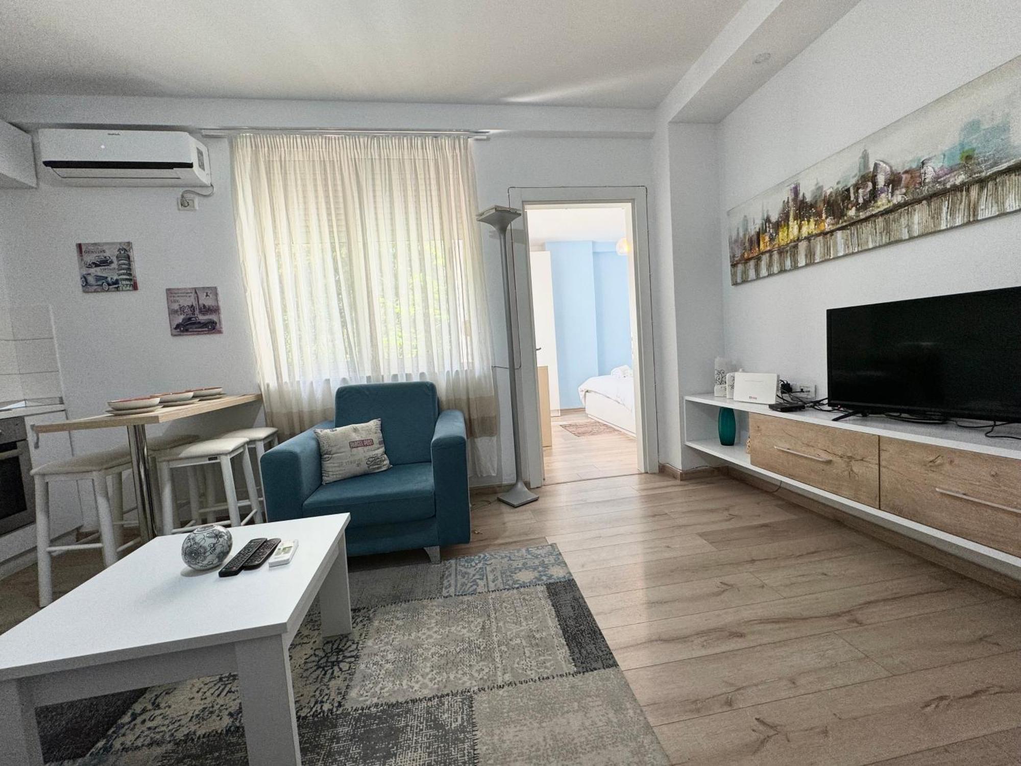Apartment In The New Bazaar Of Tirana - Hana Blu Exteriör bild