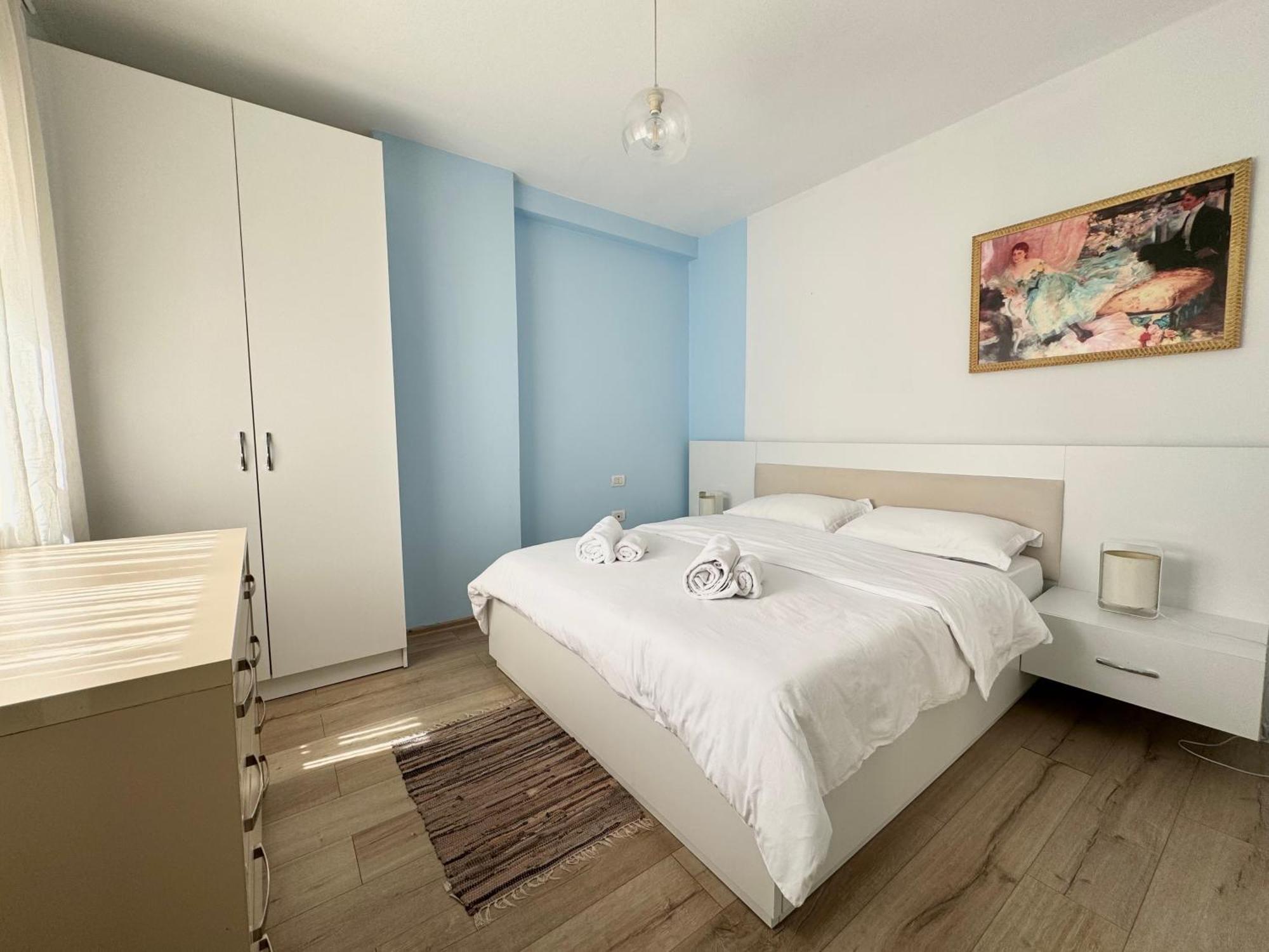 Apartment In The New Bazaar Of Tirana - Hana Blu Exteriör bild